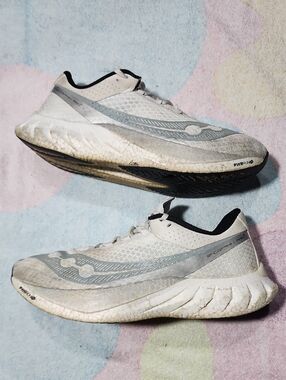 Saucony Endorphin Pro 4 White Silver Saucony Men’s White Gray  Sneakers Sz 13
